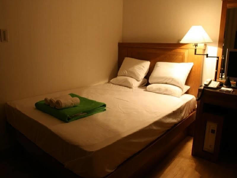 New Donghae Tourist Hotel Esterno foto